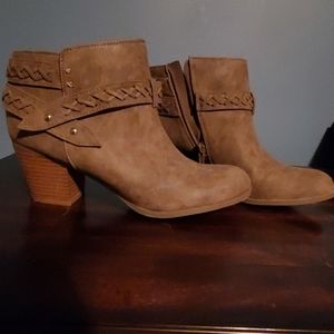 Women's indigo rd. Booties size 9.5M